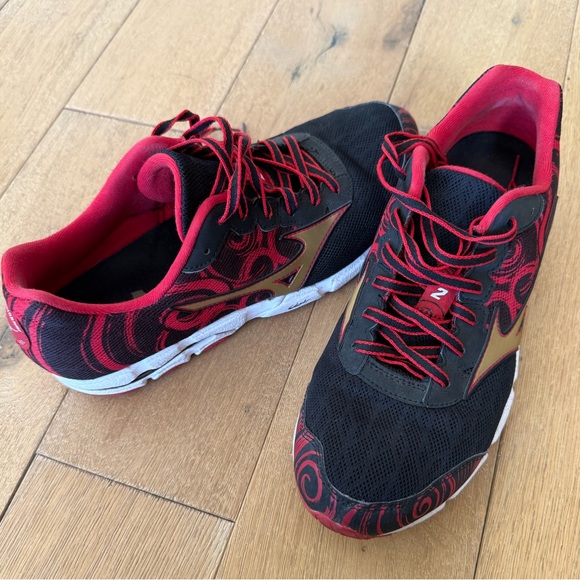Mizuno running shoes Size: 8.5 - Picture 4 of 7